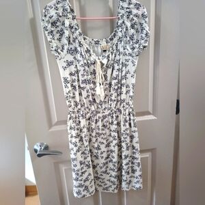 Roxy Dress White With Black Flowers Size XL 🖤